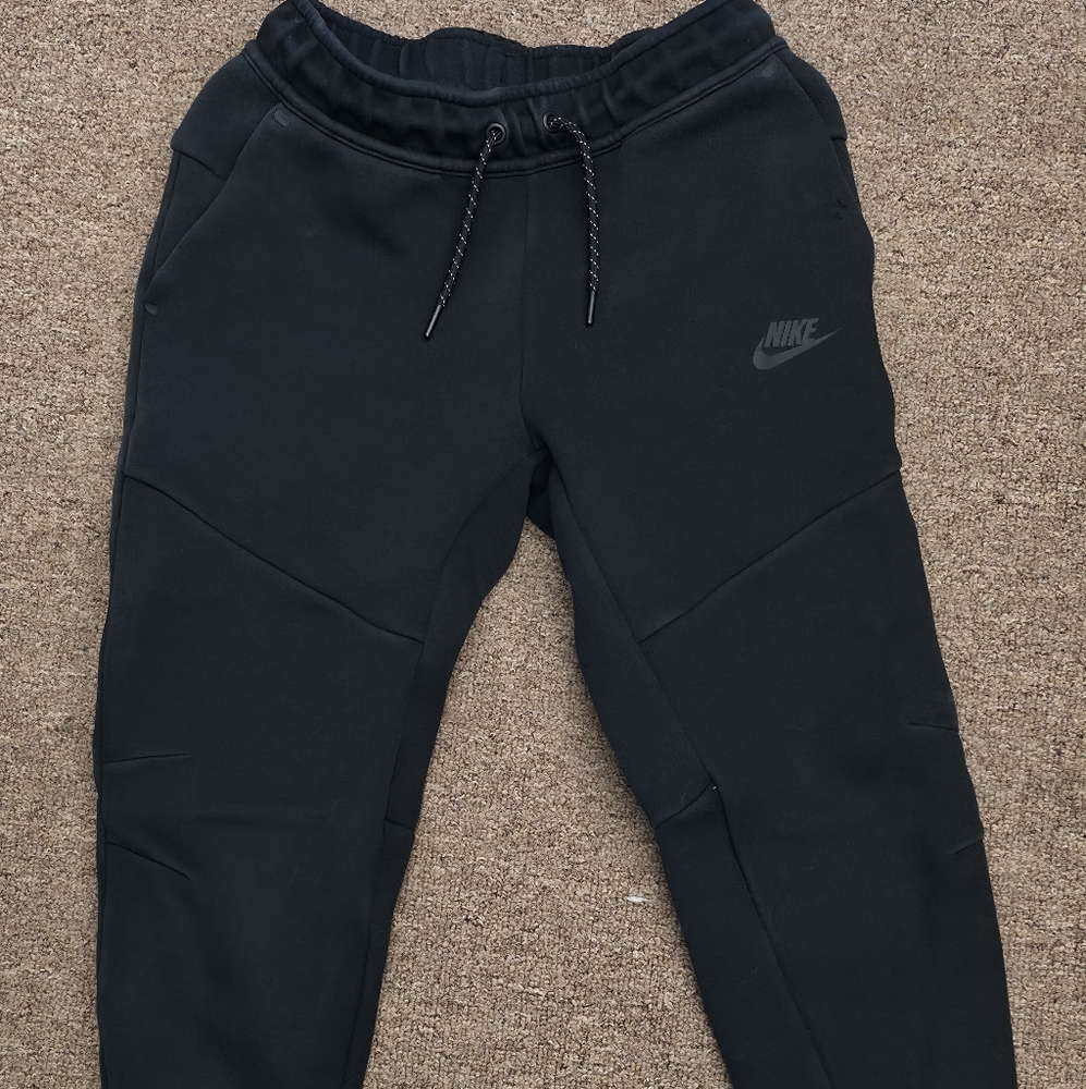 Nike Tech Fleece Black Joggers Youth Big Kids